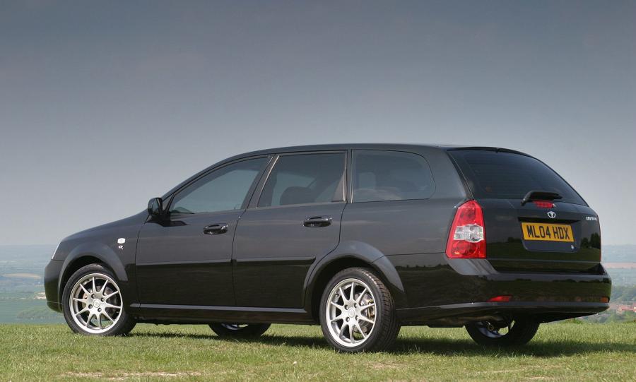 Daewoo Nubira Station Wagon 2004 года выпуска для рынка Великобритании